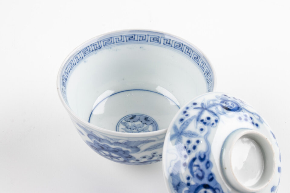 古伊万里 染付 線描き唐草文 蓋茶碗 江戸後期 | iichi 日々の