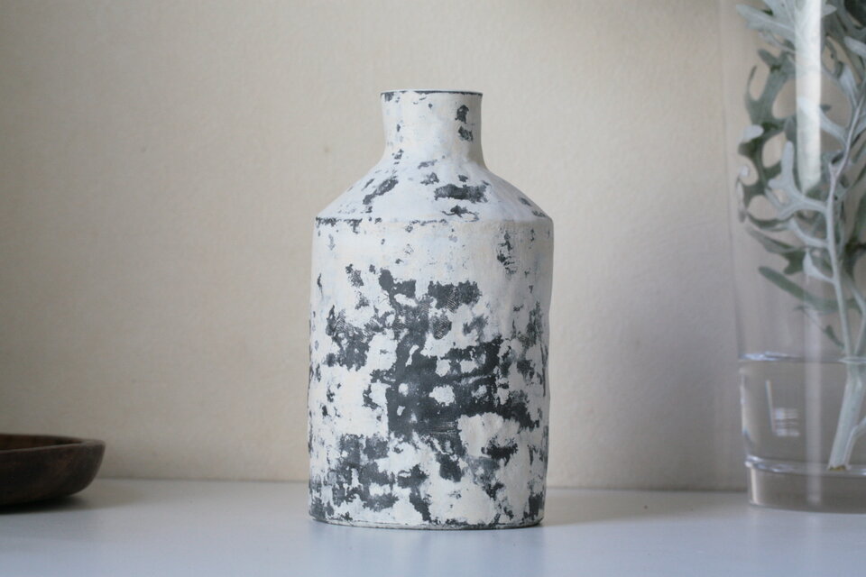 白化粧花入れ【100】