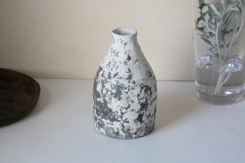 白化粧花入れ【101】 | iichi 日々の暮らしを心地よくするハンドメイド