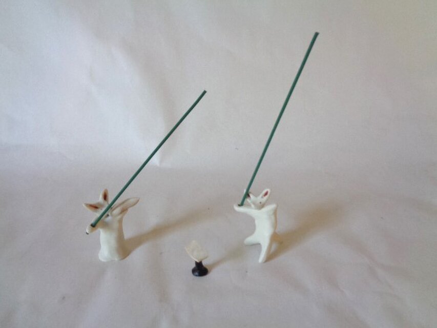 香立てウサギ　バイオリン