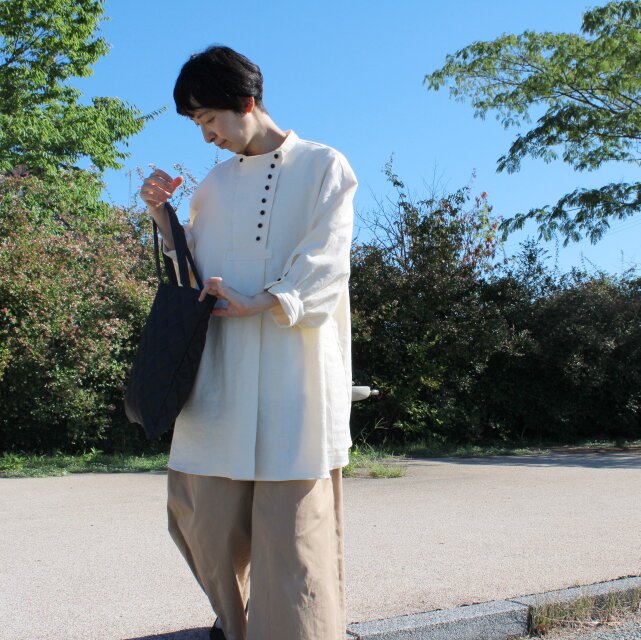 国産リネン生地　チュニック割烹着　キナリ　服作り40年の田舎町仕立屋 リネン チュニック キナリ | iichi 日々の暮らしを心地よくする
