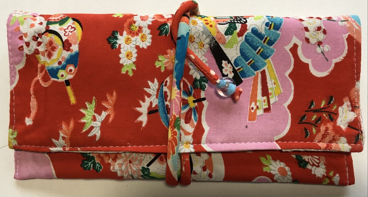 ８３３８　女の子の着物で作った和風財布・ポーチ