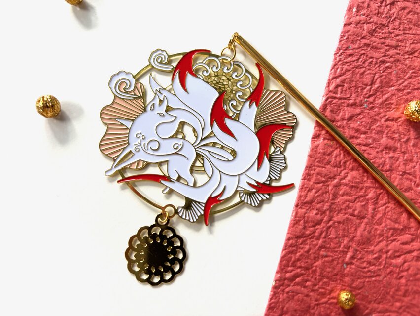 かんざし　紅白の九尾の狐のフィグリー　一本簪　一本挿し　夏秋　大きめ　稲荷　キツネ　きつね　ゴールド　涼しげ