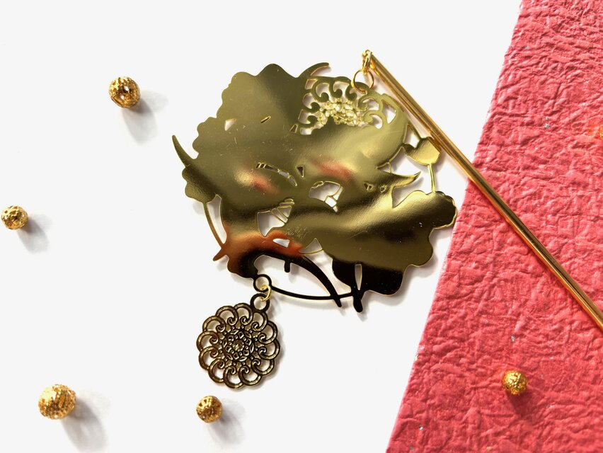 かんざし 紅白の九尾の狐のフィグリー 一本簪 一本挿し 夏秋 大きめ