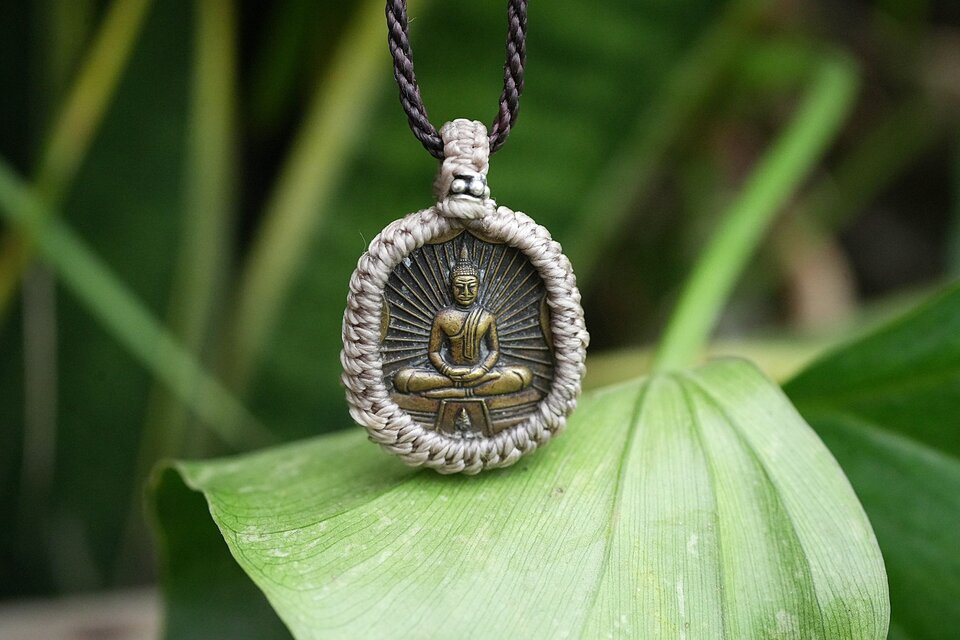 御幸さす☆仏陀様 マクラメネックレス2446 | iichi 日々の暮らしを