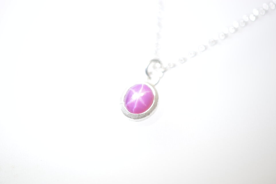 ペンダント　シルバー925　シンセティックスタールビー　0.37ct