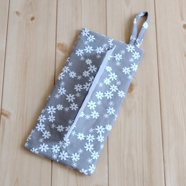 持ち手付き　花柄刺繍　携帯ティッシュケース　ボックスティッシュから詰替え　吊り下げ　ペーパータオルケース　グレージュ　346