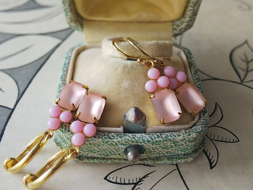 ヴィンテージ　フロストpinkとオパークpinkの14Kgfピアス（またはフープイヤリング）