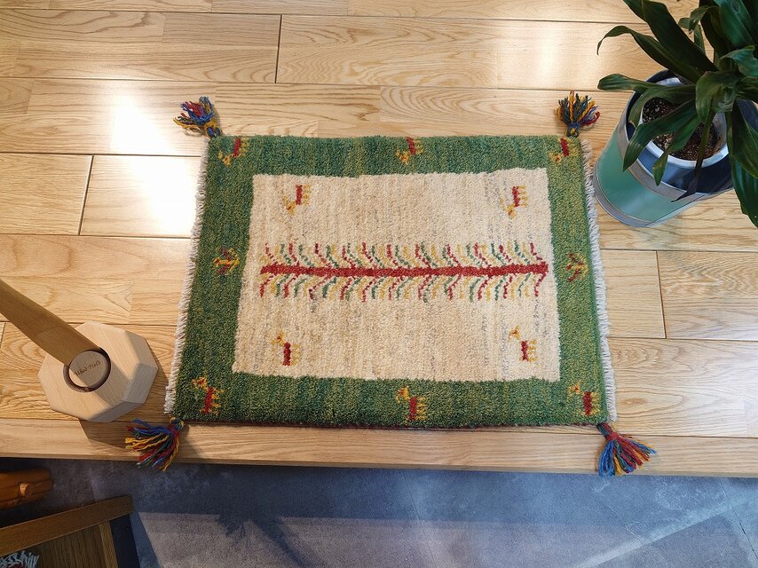 ペルシャギャッベ カシュガイ玄関