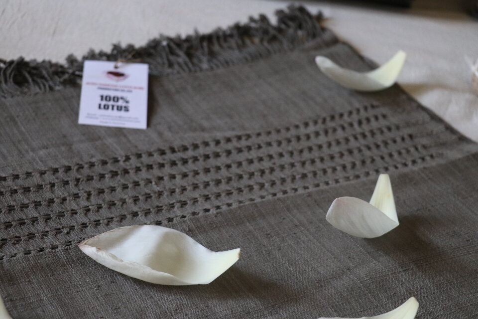 100%蓮ストール(ND bottom Candy design)