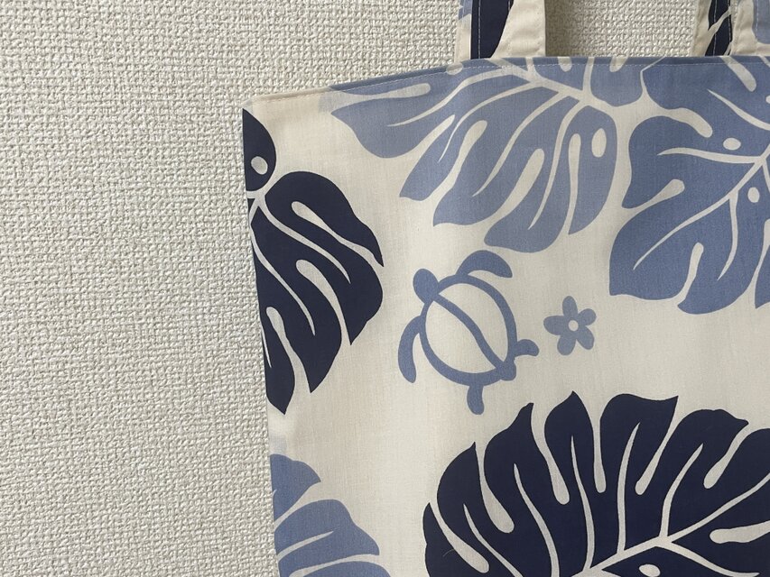 アロハ柄のシンプルなトートバッグ* 肩掛けバッグ*エコバッグ