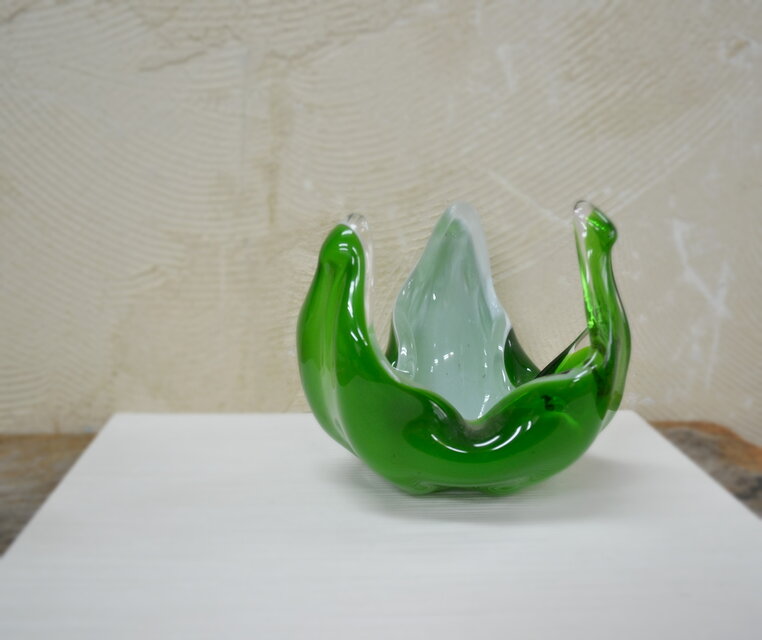 レトロモダン花器 昭和レトロ 緑と白ガラス花器 オブジェ | iichi 日々