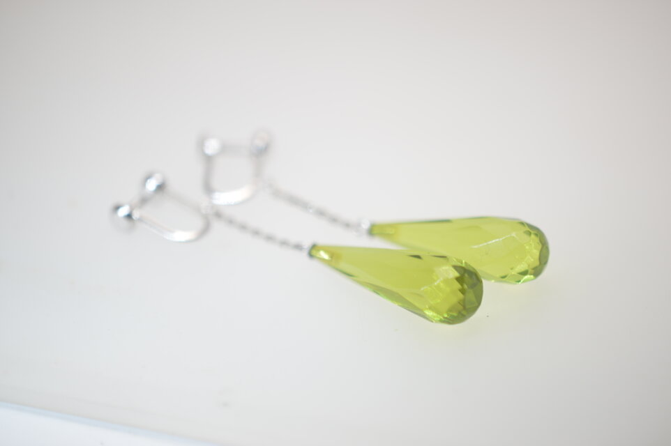 グリーンアンバー　琥珀　コハク　イヤリング　K14WG