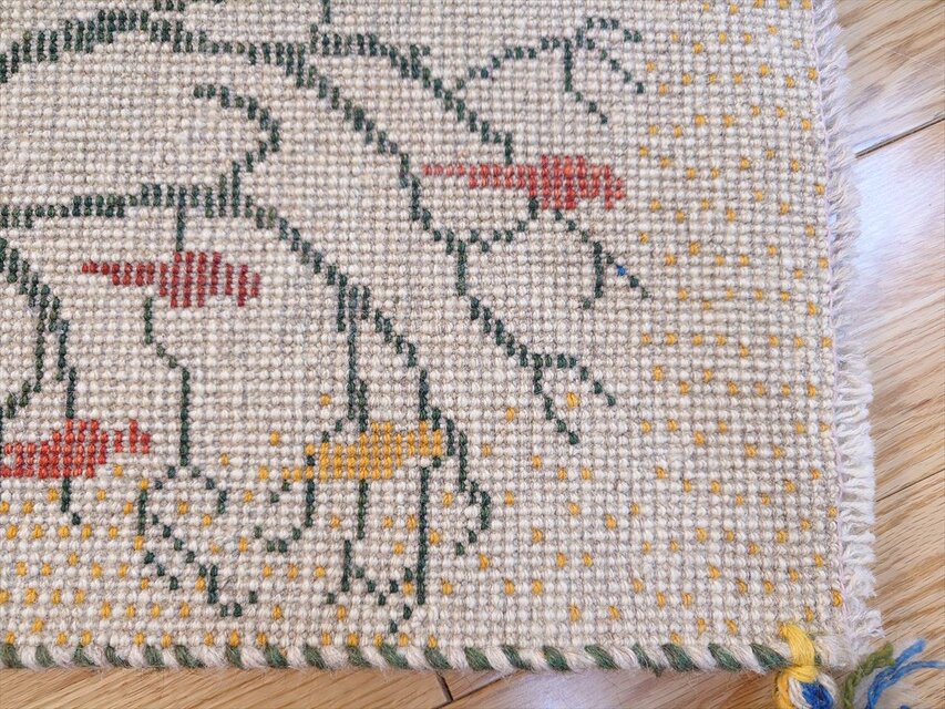 ペルシャ　ギャッベ　86×58 アイボリー　黄金色　花 ペルシャ ギャッベ 86×58 アイボリー 黄金色 花 ペルシャ