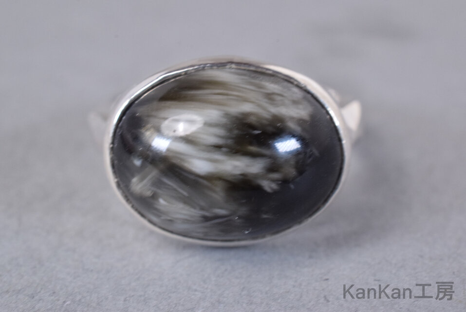 ビクトリアストーンのリング (黒色)