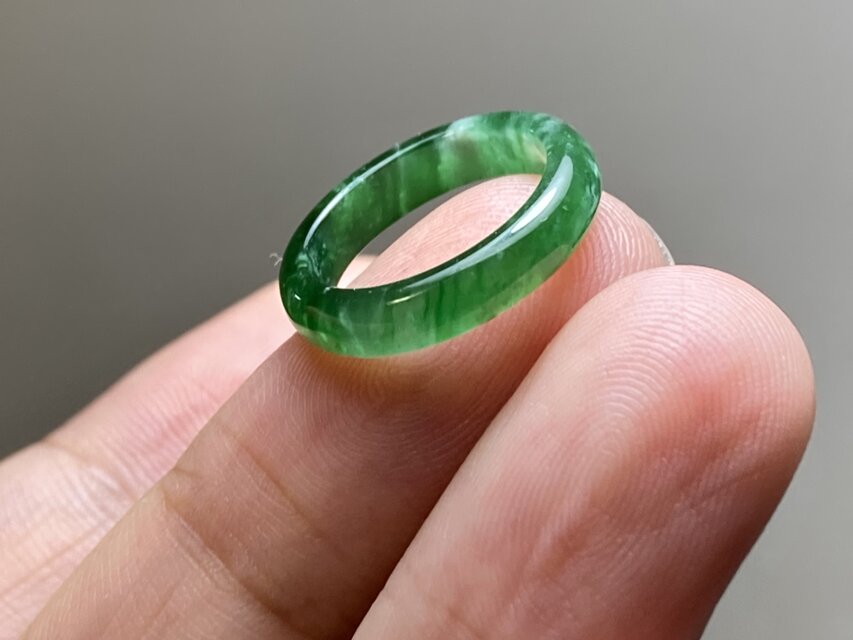 L13-178 極品 ピンキーリング 高氷種 濃陽緑 1.5号 天然グアテマラ産 A