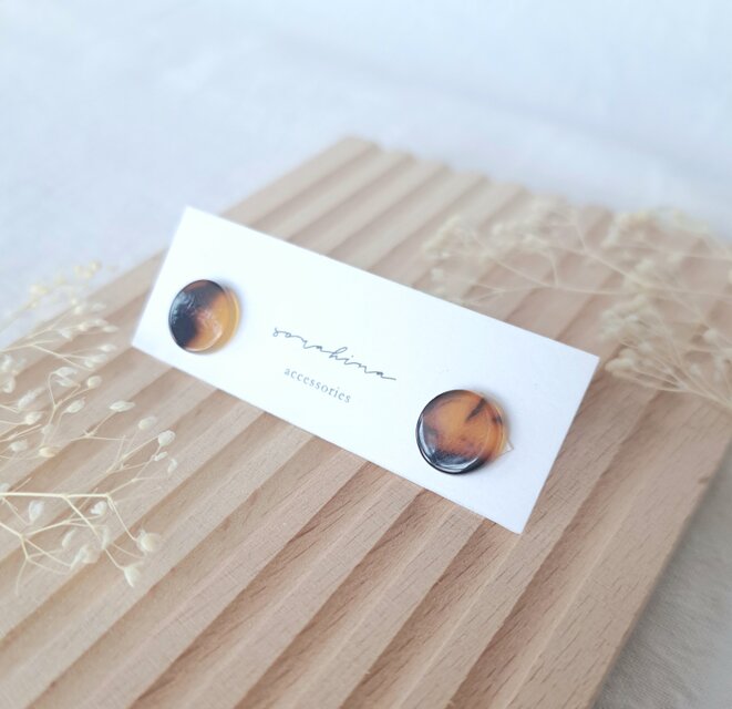 ★再販✕2　"べっ甲、ほのかに彩る…"　サークル　秋　冬　小ぶり　大人可愛いピアス／イヤリングd