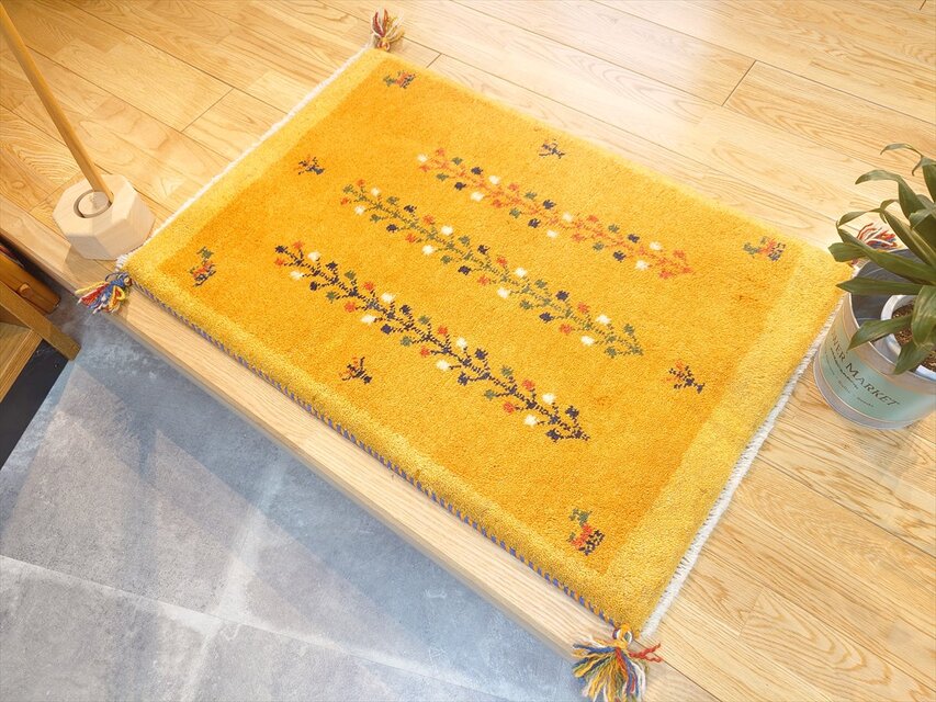 ペルシャ ギャッベ 玄関マット ラグ 88x60cm 黄金色 黄色 花