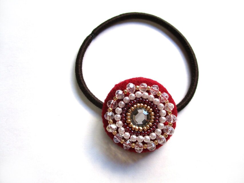 ビジューとパールのヘアゴム（ダイヤビーズ・赤）