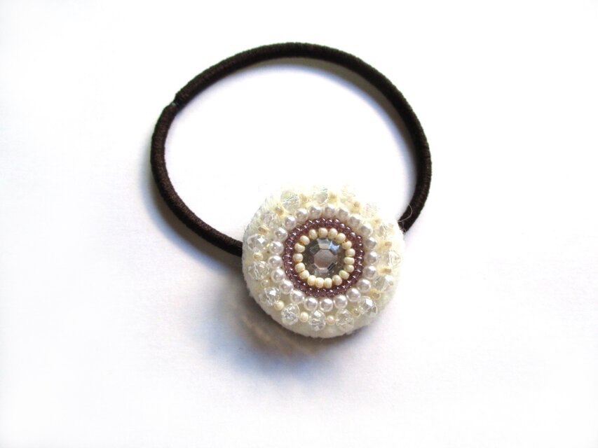 ビジューとパールのヘアゴム（ダイヤビーズ・白）