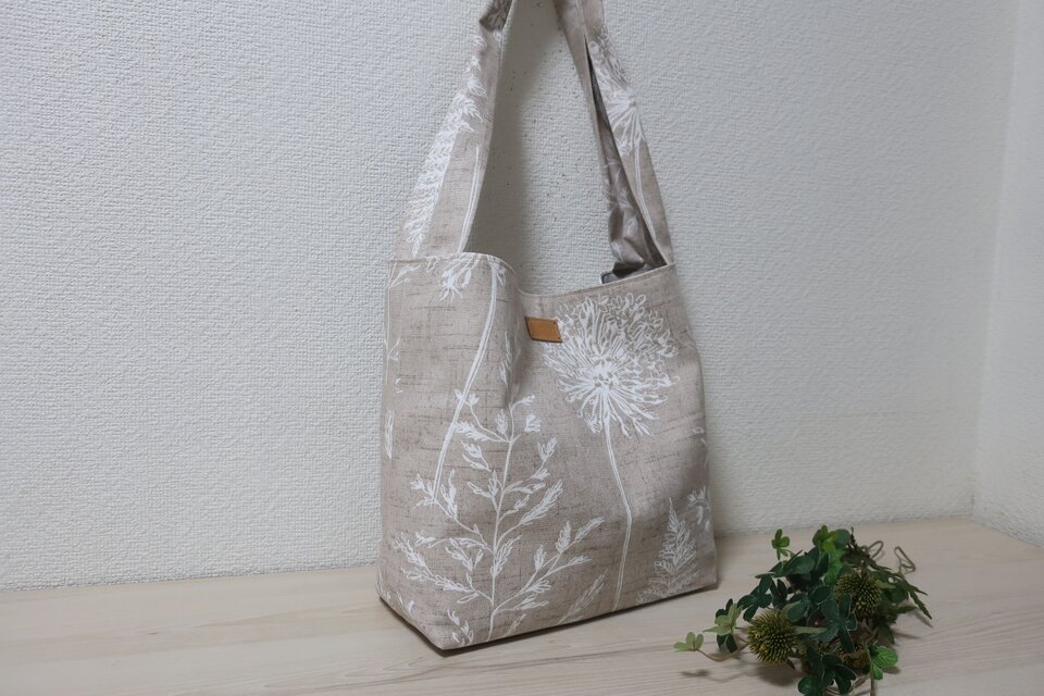 イギリスコットン花柄Ｂショルダートートバック