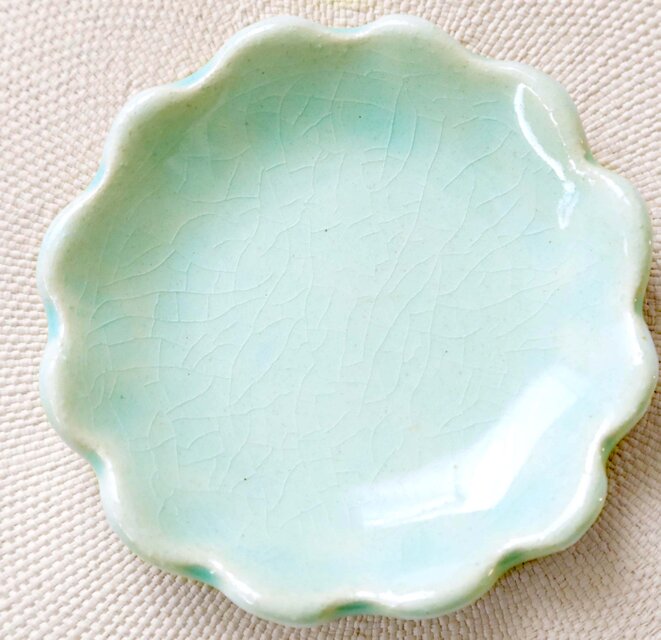 十二花弁輪花小皿 水色ガラス