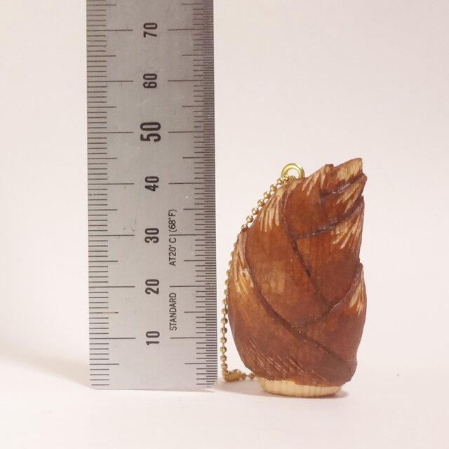 木彫刻アート 『 筍 』 たけのこ キーホルダー ハンドメイド 松