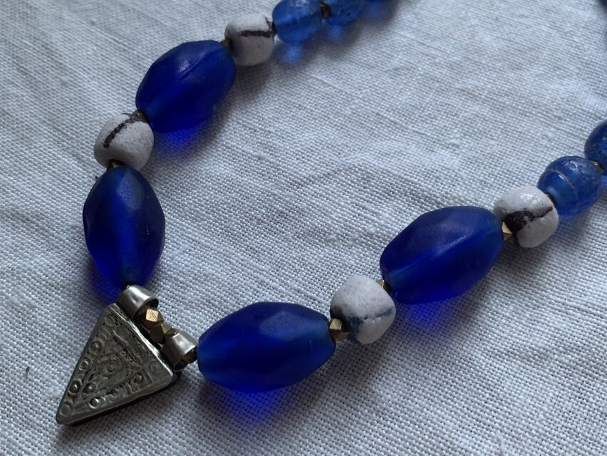 ＊古のネックレス＠エチオピアのチャーム＋アジアのヴィンテージビーズ２種＋アフリカの再生玉