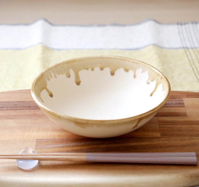 生成マット釉のボウル 縁飴