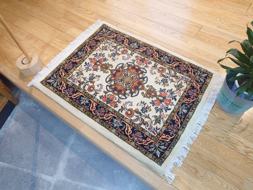 ペルシャ絨毯　ビジャー産　アイアンカーペット　玄関マット小　80（88フサ込）×60cm　 アイボリー　PS9127