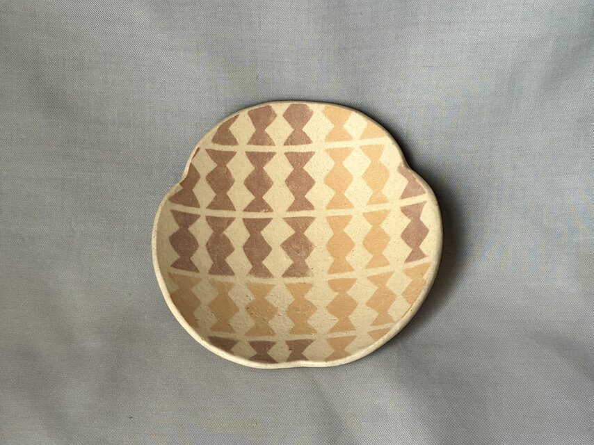 スリップ模様 三角輪花皿