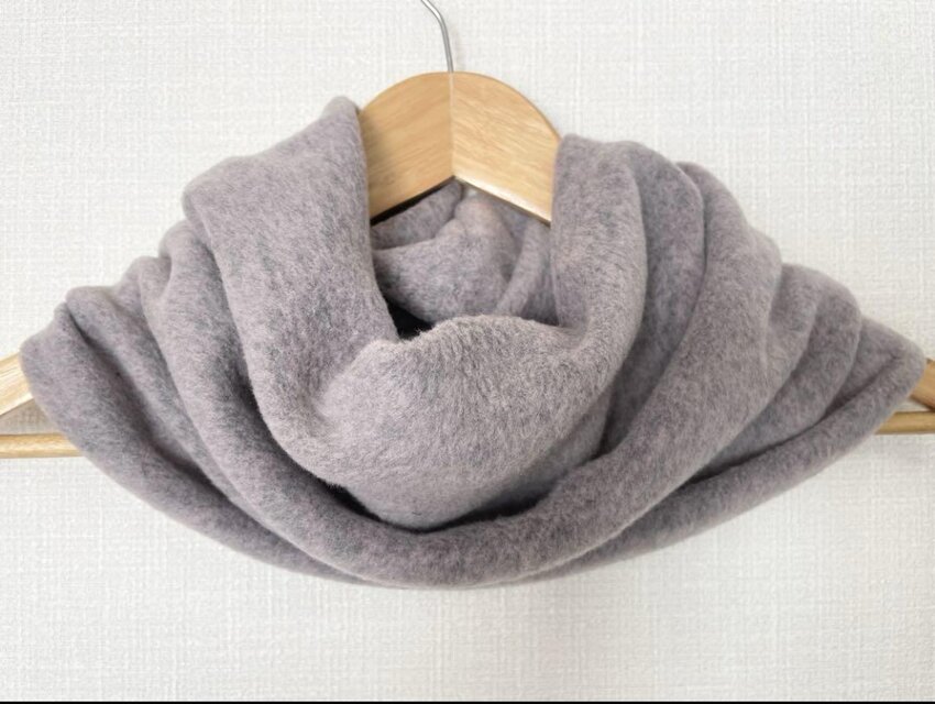 柔らかゆったり35㎝グレージュスヌードネックウォーマー、ハンドメイド