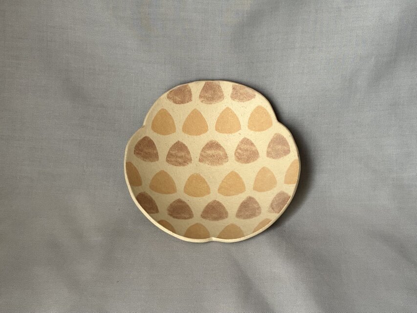 スリップ模様 三角輪花皿