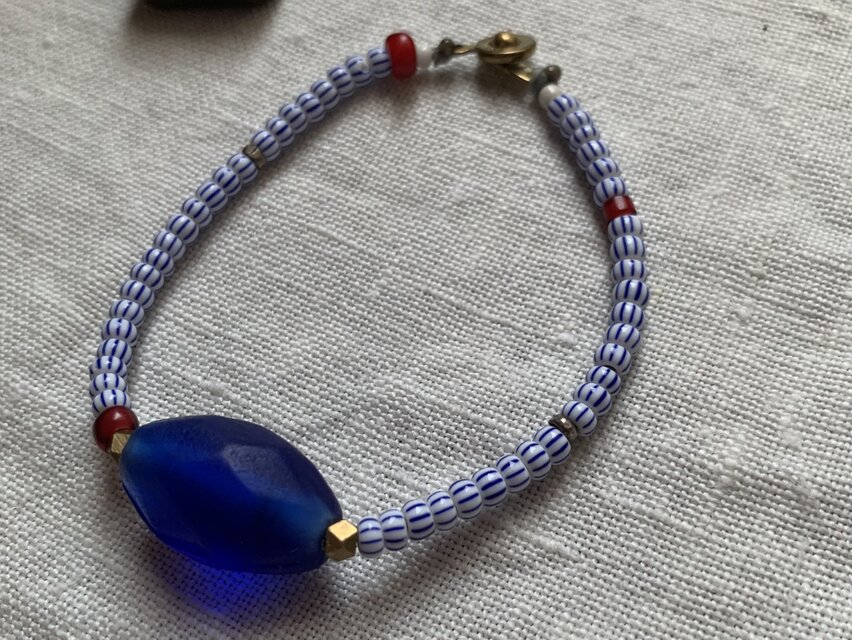 ＊古のブレス。＠アジアのビンテージビーズ＋ヴェネチアのスジ玉＋ホワイトハートビーズ