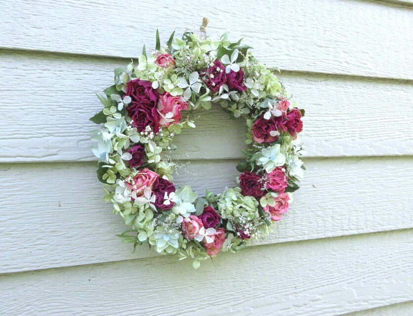 薔薇のリース | iichi 日々の暮らしを心地よくするハンドメイド