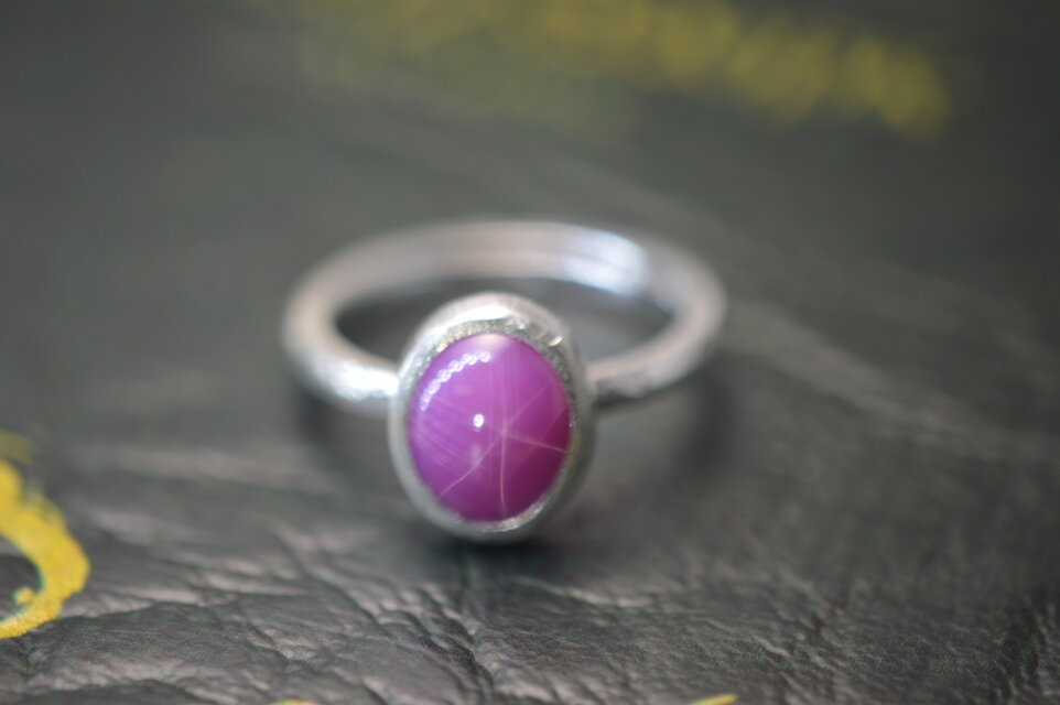 リング　シルバー925　シンセティックスタールビー　2.75ct