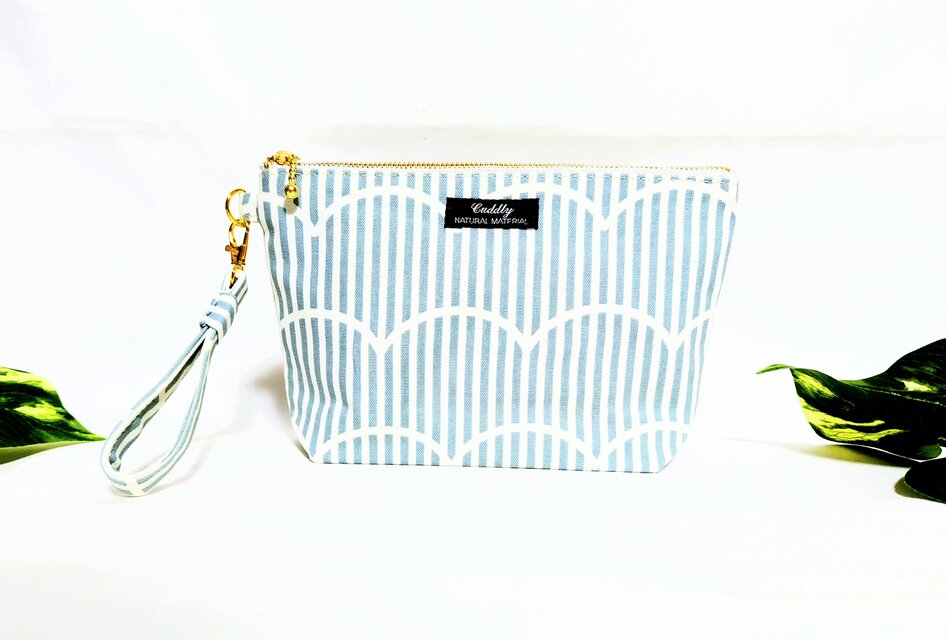 北欧風波型の持ち手付きポーチ(グリーン）