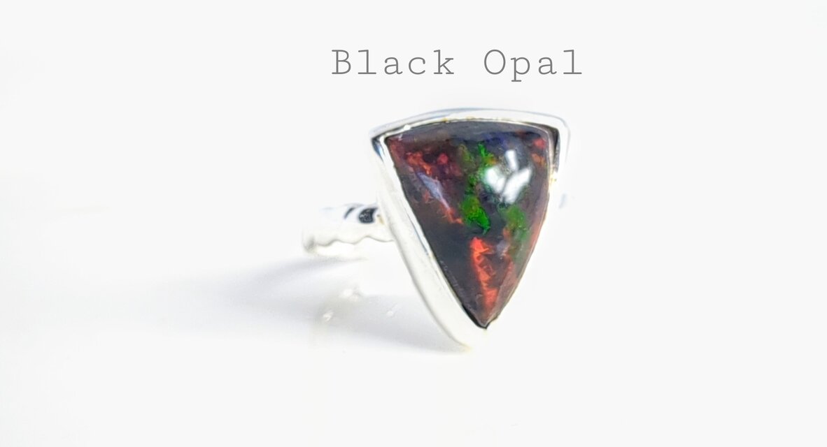 NEW☆「Black Opalの世界でひとつの天然石リングsv925