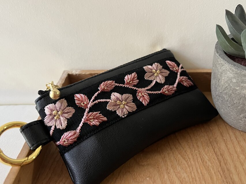 両面インド刺繍ポーチ　10cm  フェイクレザー　カラビナ⑦