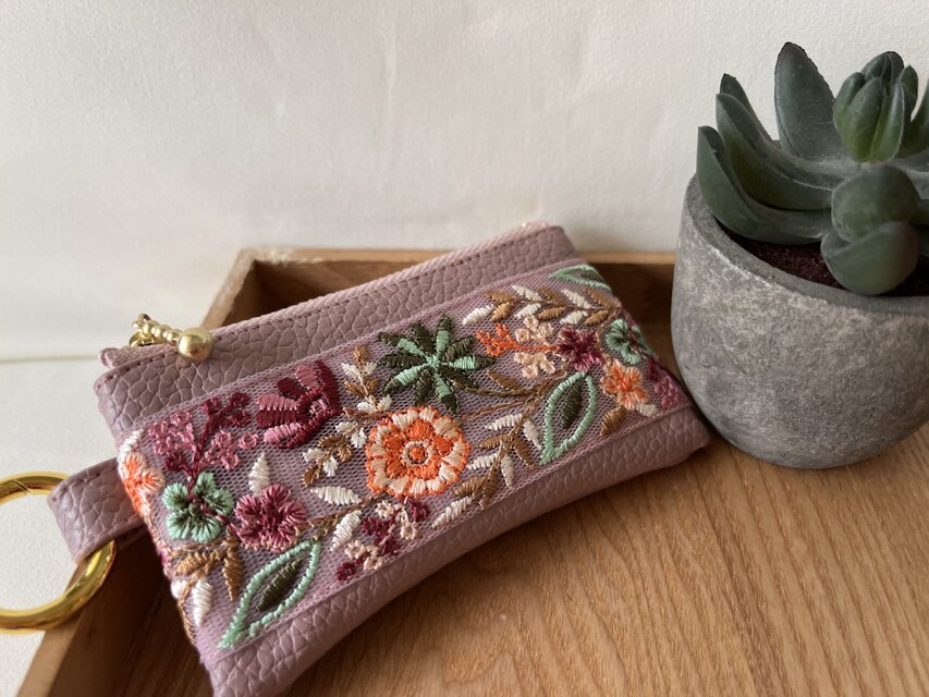 両面インド刺繍ポーチ　10cm  フェイクレザー　カラビナ⑩