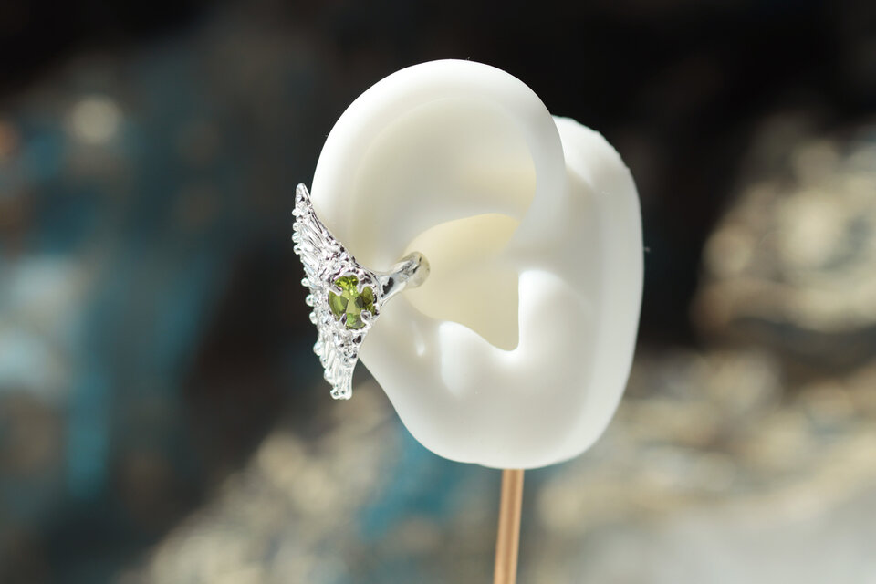 【受注生産】幅広イヤカフ一点もの「SV950×ペリドット」