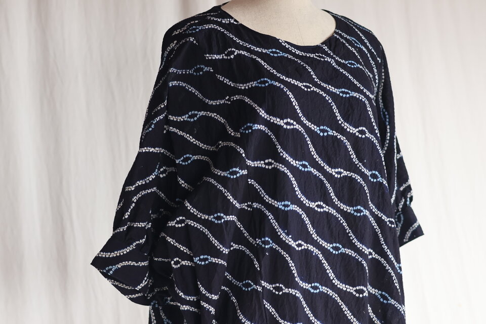 藍絞り染め浴衣　リメイク　ゆったりワンピース