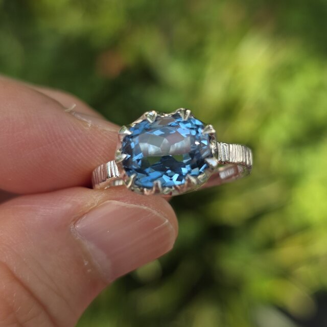 シルバーリング 青色石 オーバルカット ロンドン ブルートパーズ オーバルカット 4.36ct ミルククラウン