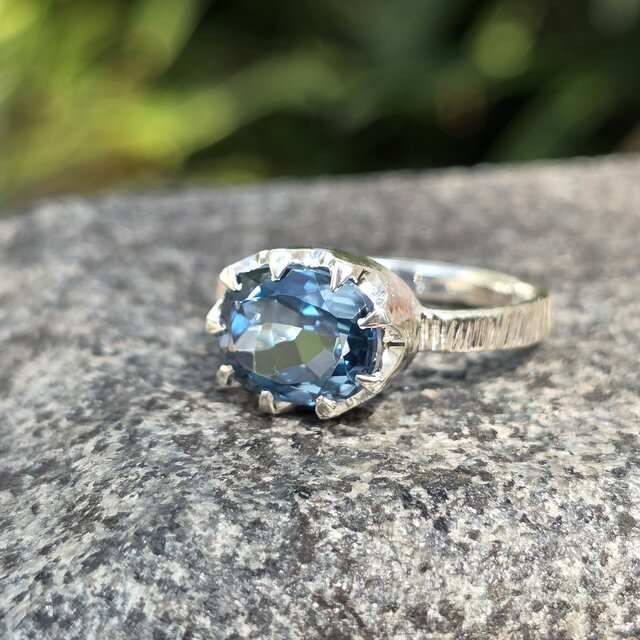 ロンドン ブルートパーズ オーバルカット 4.36ct ミルククラウン