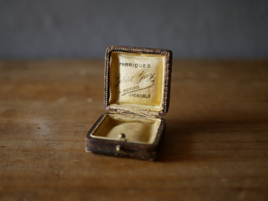 no.10  アンティークジュエリーケース　フランスアンティーク　ブロカントのある生活