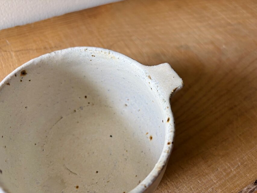 耳付きボウル antique shiromoegi | iichi 日々の暮らしを心地よくする