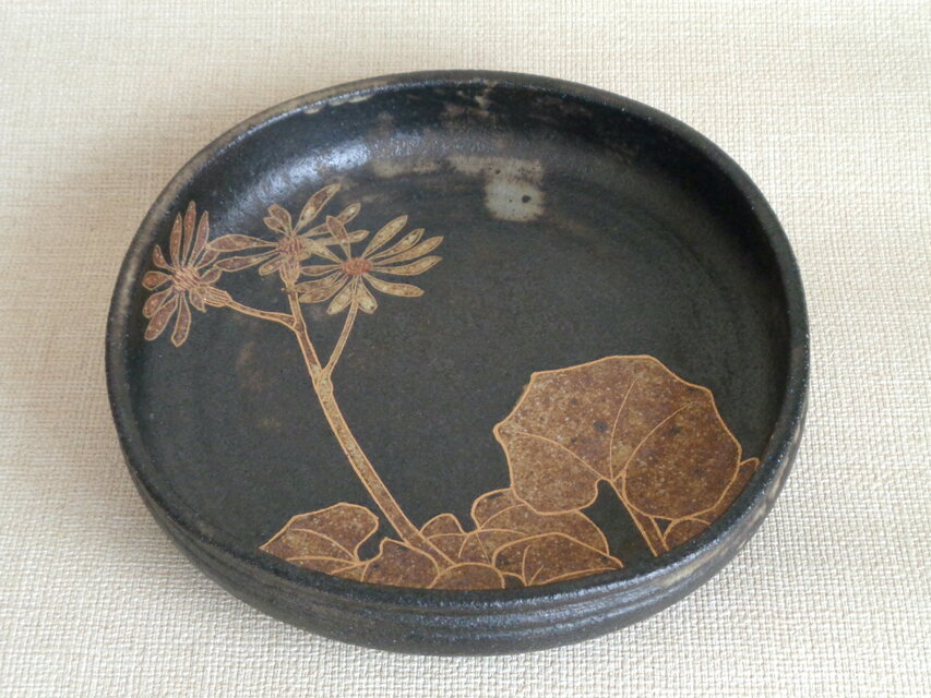 四方鉢（金彩 つわぶき）