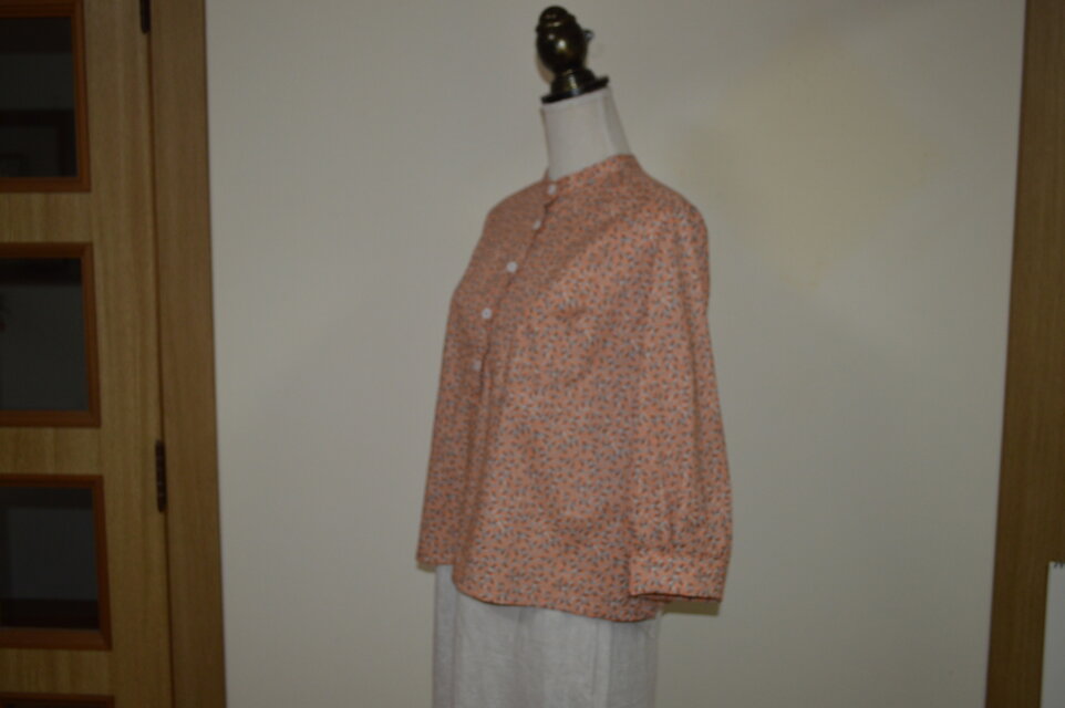 秋のオレンジ！「ヨークブラウス」