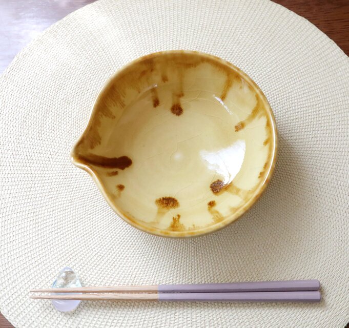 流れる飴色の片口鉢