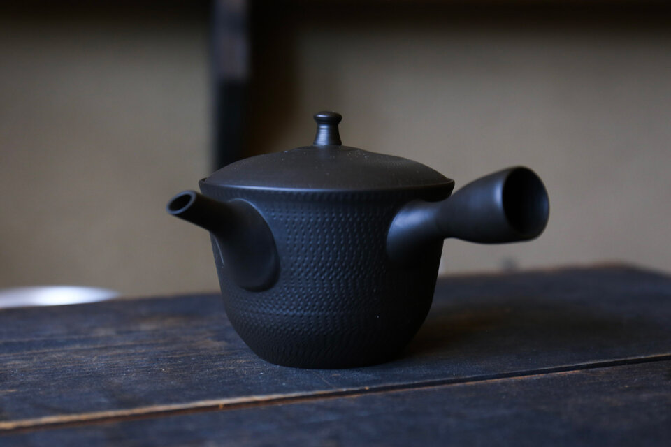 愛知県常滑産・梅原タツオさんのつくる常滑急須・椀形・ビリ・250cc